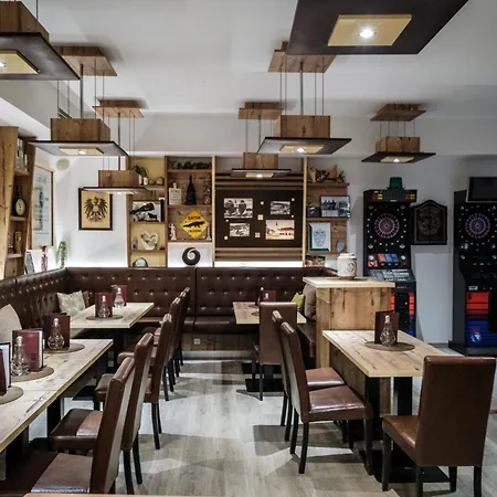 Hotell Restaurant Schwarzer Adler 3*