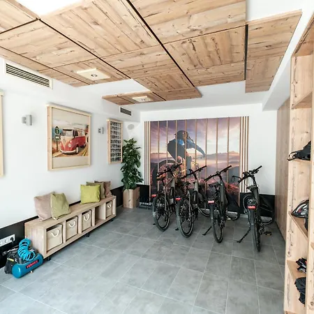 Restaurant Schwarzer Adler Hotell 3*