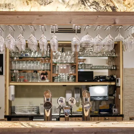 Restaurant Schwarzer Adler Hotel 3*