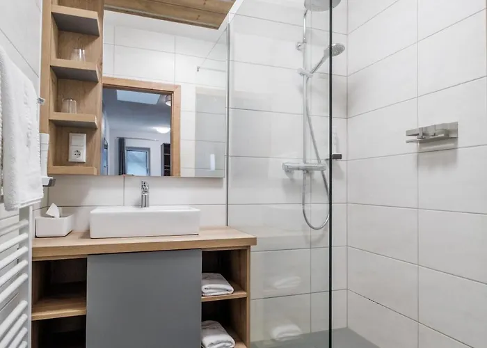 Restaurant Schwarzer Adler فندق