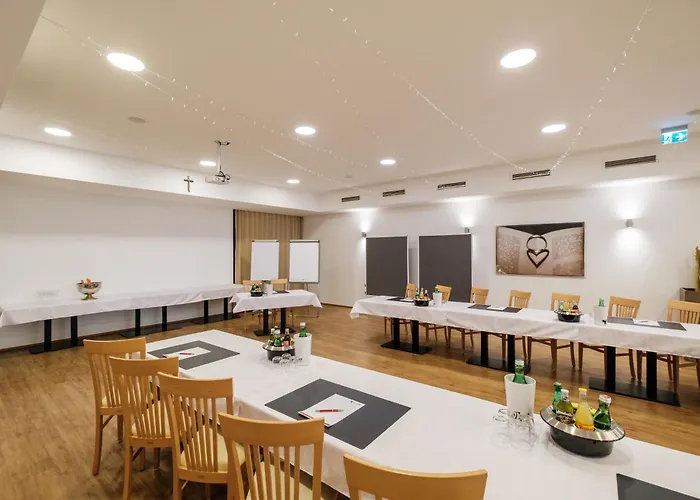 Restaurant Schwarzer Adler فندق 3*