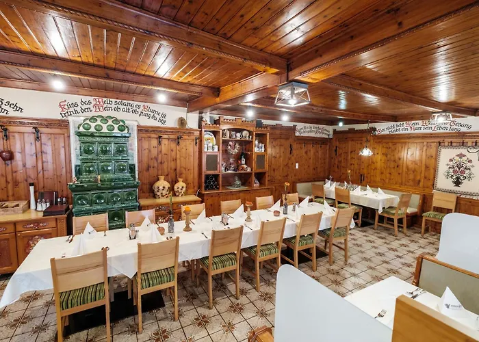 Restaurant Schwarzer Adler فندق 3*