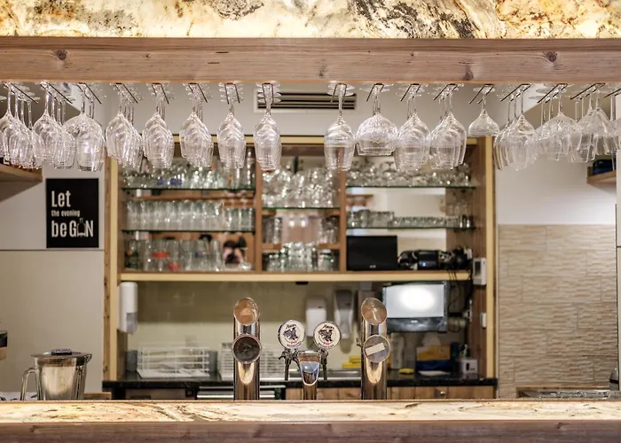 Restaurant Schwarzer Adler Hotel 3*